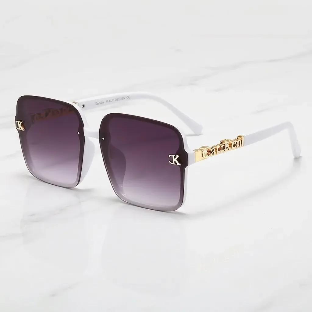 Gafas Karrken sobre fondo blanco (foto real)