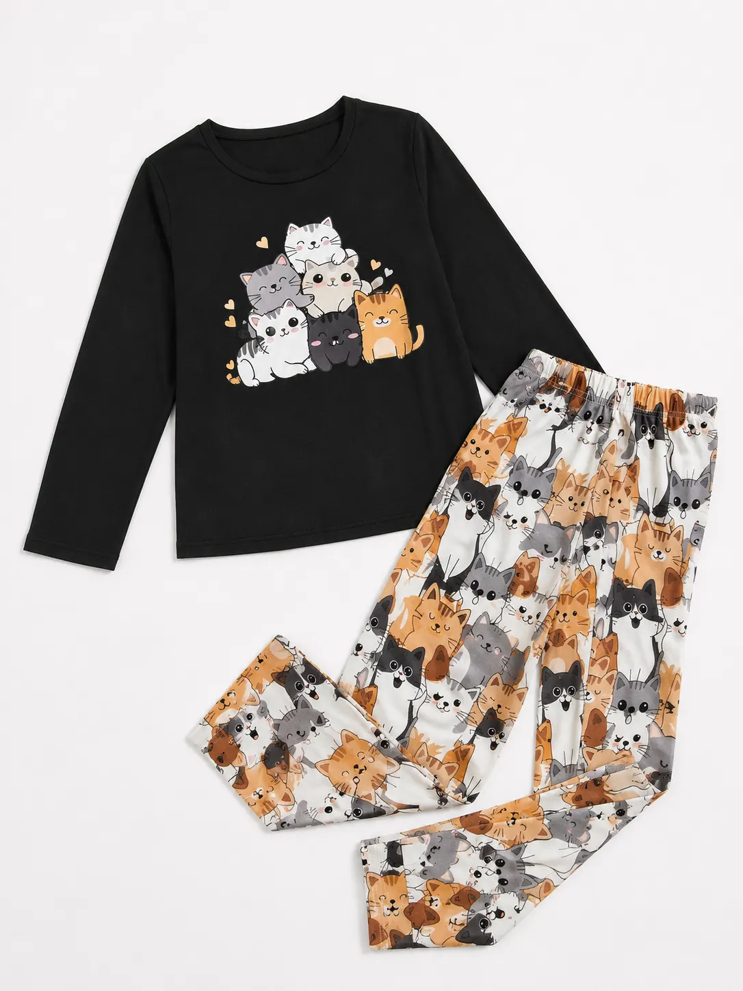 Pijama Cat Lover extendida en plano, camisa y pantalón